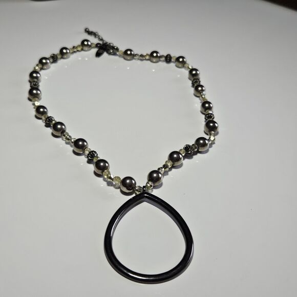 New York Silver Tone Beaded Necklace Teardrop Shaped Pendant 17-19" - Picture 14 of 14